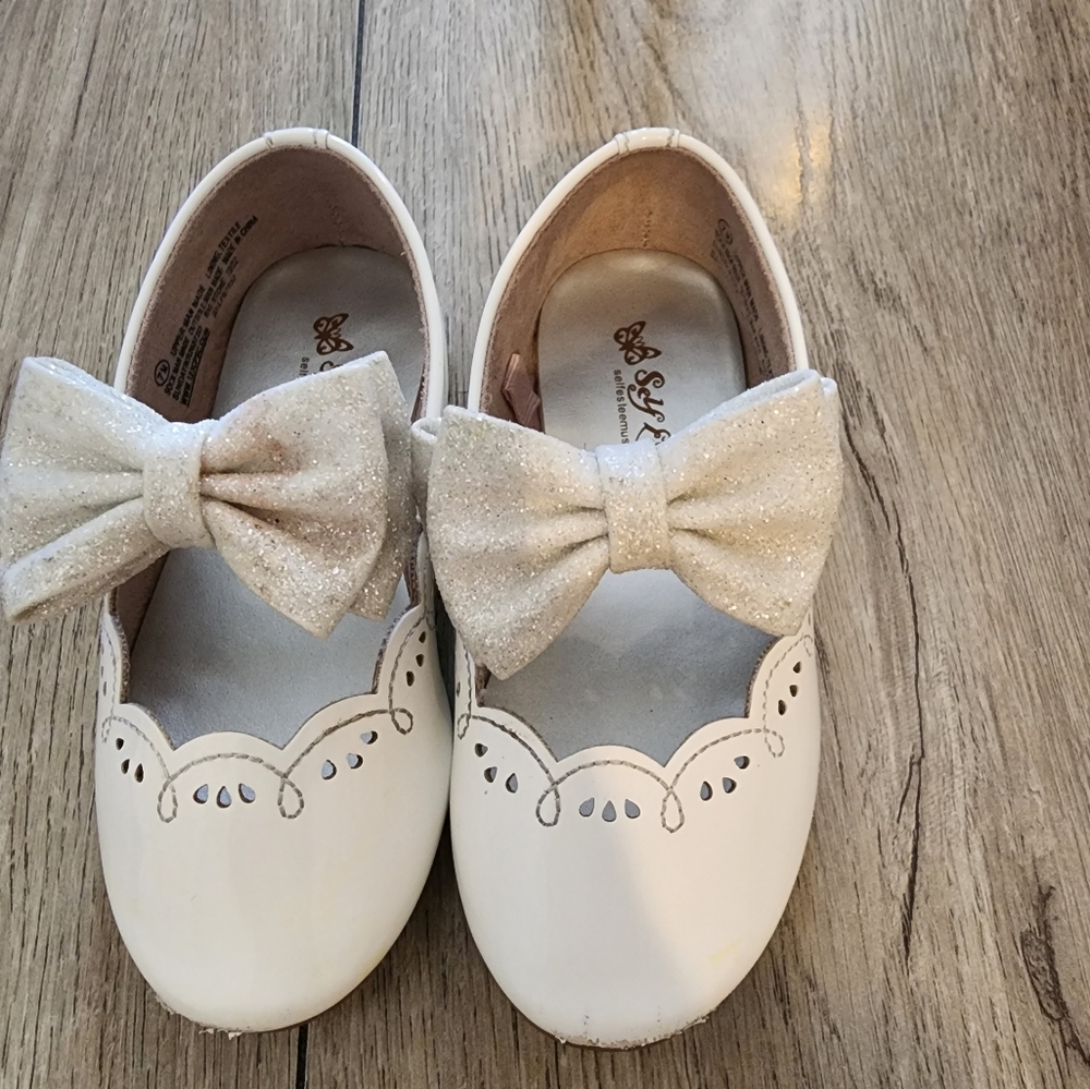 Toddler White bow dress shoes